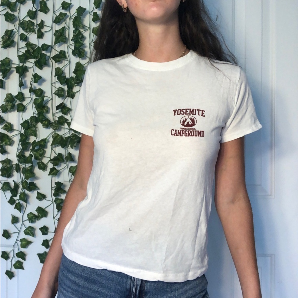 BRANDY MELVILLE T-SHIRT